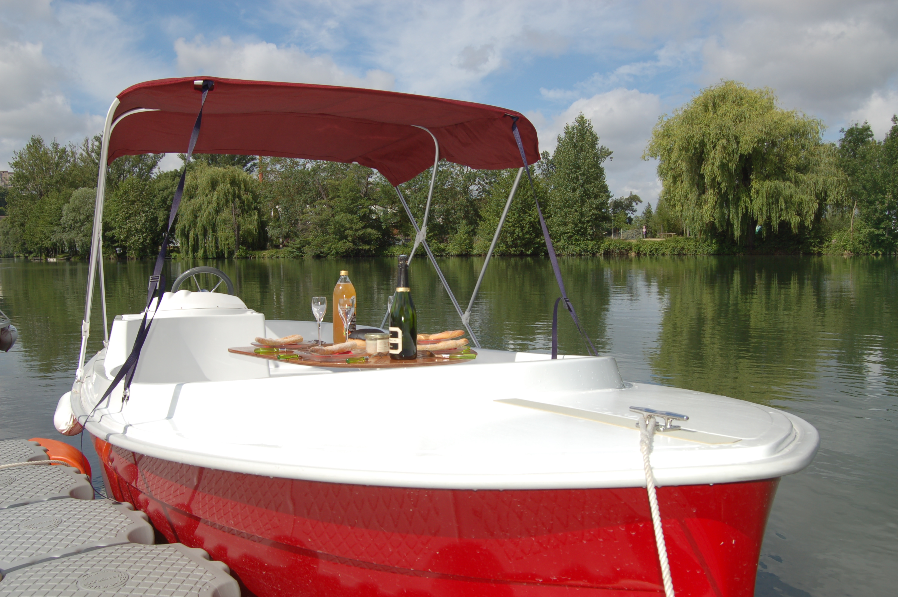 Apéritif sur un bateau E-SEA 